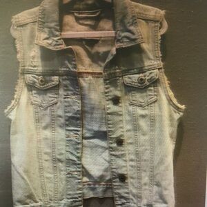 Light Wash Denim Sleeveless Vest